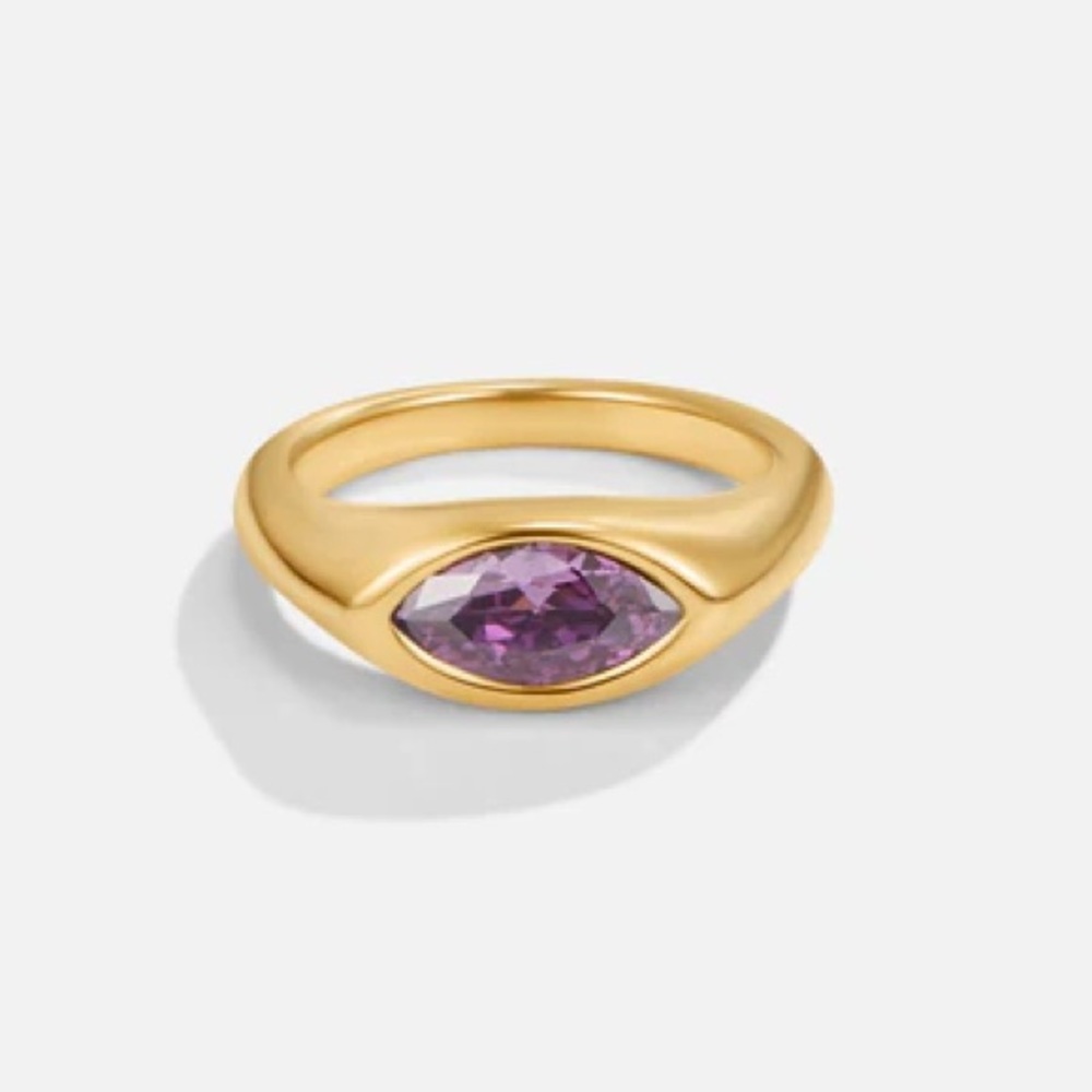 Elegant Gold and Purple Women's Ring